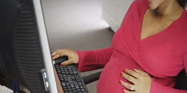 Mujer embarazada de su tercer hijo