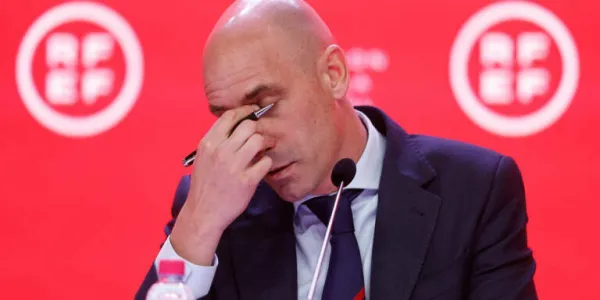 Luis Rubiales ante la prensa 