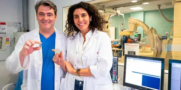 Primer marcapasos pequeño para un bebé
