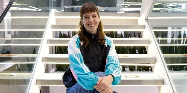 La atleta Marta Pérez, plusmarquista española de 1.500 metros, posa durante una entrevista con EFE en Madrid. 