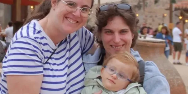 Mateo, el niño de tres años con una enfermedad rara que solo padecen dos personas en España