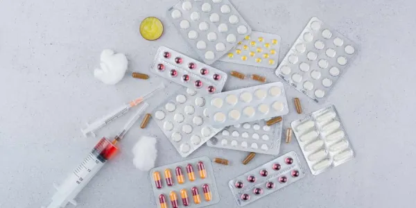Consecuencias de tirar medicamentos en el desagüe