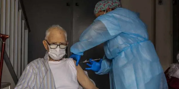 La mortalidad en mayores de 80 años se reducen a causa de la vacunación