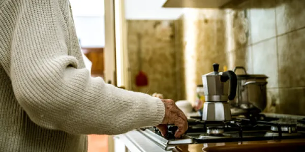 La violencia entre las mujeres mayores aumenta