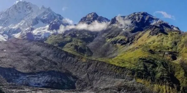 Vista geomorfológica del lugar de estudio de 'Takakia' cerca del glaciar Gawalong East 