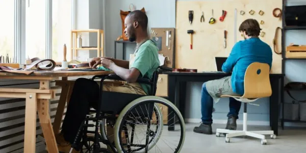 Personas con discapacidad trabajando