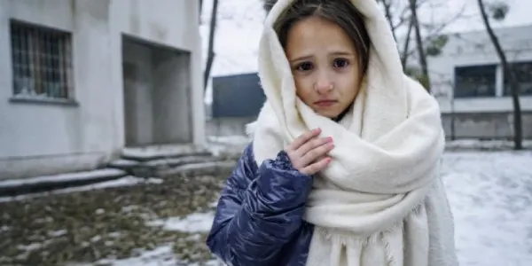 Eva, fotografiada con 8 años, sufre bronquitis crónica