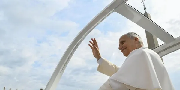 El Papa León XIV llega a Canarias con la crisis migratoria en cambios