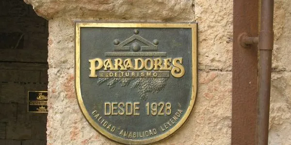 Paradores firma un acuerdo por la accesibilidad en sus estancias
