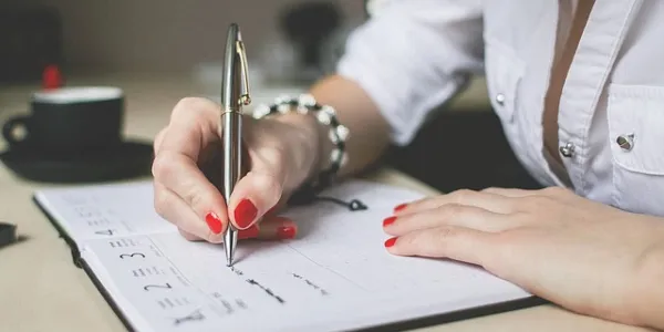 Por qué la mayoría de laspersonas son diestras