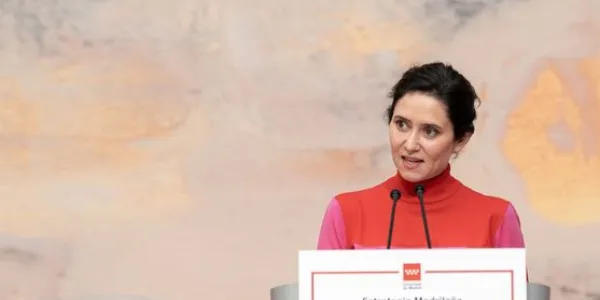 Ayuso en la presentación de la Estrategia Madrileña de Atención a Personas con Discapacidad-Horizonte 2028 en marzo de 2025