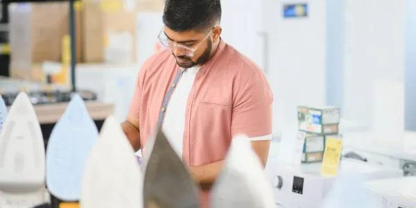 La pobreza da lugar a los jóvenes