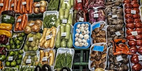 Envases de plástico en frutas y verduras/Cadena Ser