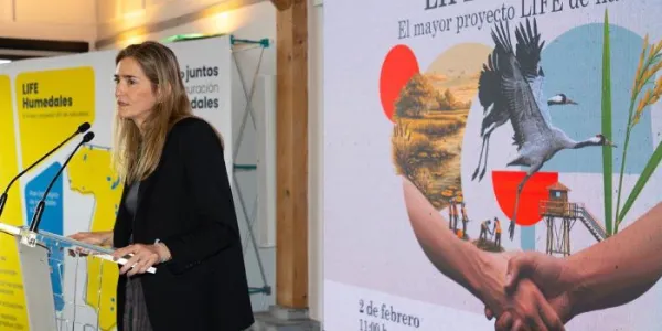 La Ministra Sara Aagesen, durante la presentación del proyecto LIFE Humedales en Irún (Guipúzcoa)