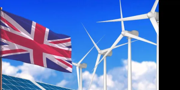 Bandera del Reino Unido y paneles solares