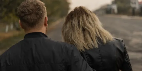 Pareja caminando