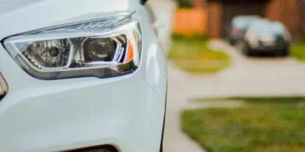 Imagen del frontal de un coche