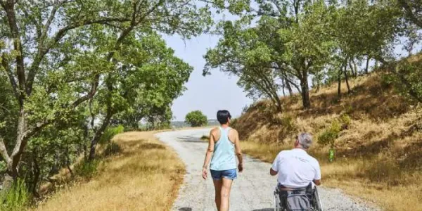 La Sierra Norte de Madrid abre sus senderos a un turismo para todos con nueve rutas accesibles 