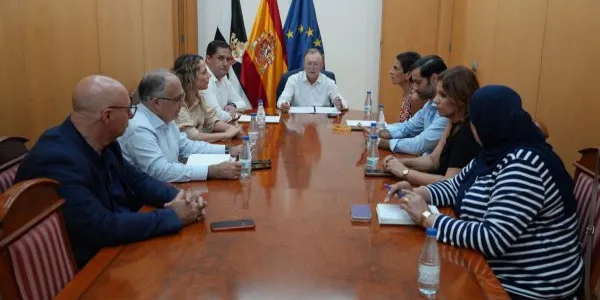 Juan Jesús Vivas, en una reunión con su equipo
