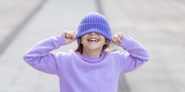 Niño con gorro y altas capacidades