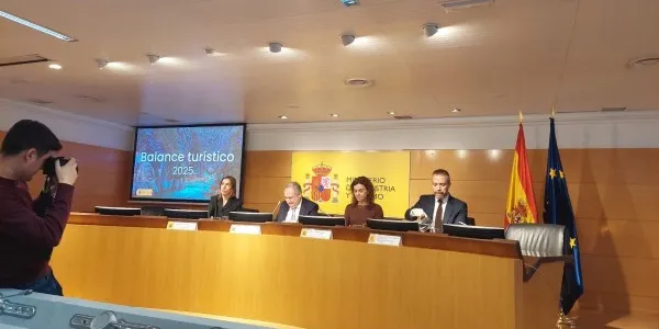 Hereu presenta el balance del turismo de 2025