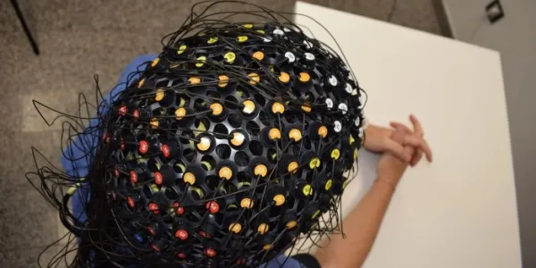 Prototipo del 'gorro de piscina' en humanos. 