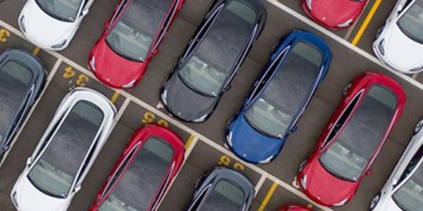 Coches aparcados desde arriba