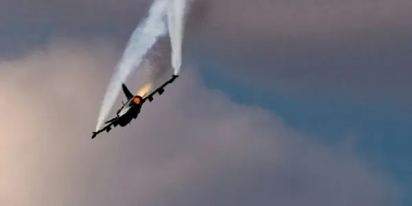 Un avión derribado durante la guerra de Ucrania y Rusia