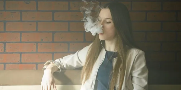 Vapeo adolescente en España