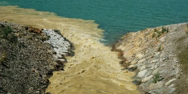 Vertidos de aguas residuales sin tratar en el río Najerilla