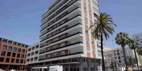 Cádiz apuesta por el vidrio fotovoltaico