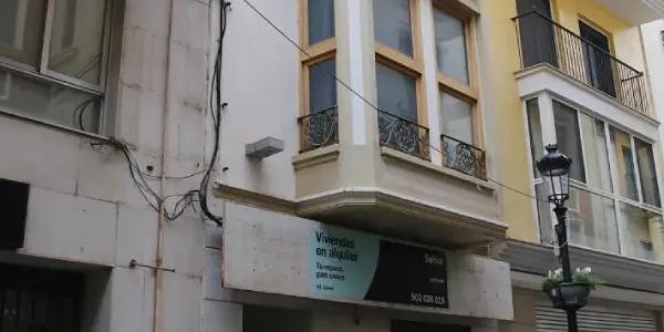 Vivienda okupada en la calle Caballeros de Castellón. 