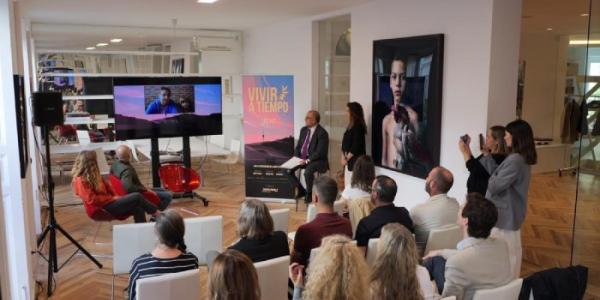 Participantes en la presentación de 'Vivir el tiempo'