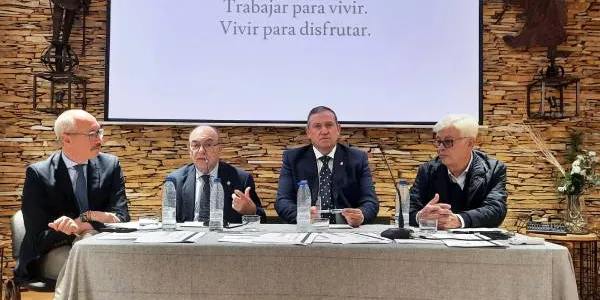 Mesa de trabajo por Zamora, destino vital